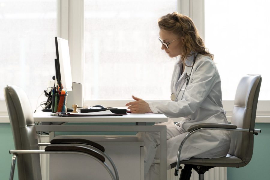 gynecologist-getting-ready-appointment