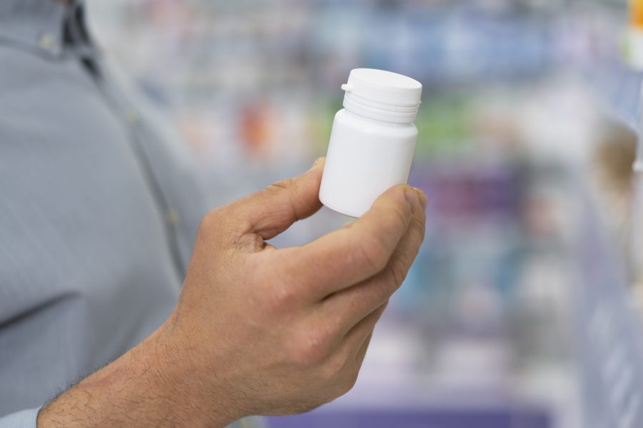 side-view-pharmacist-work side-view-pharmacist-work